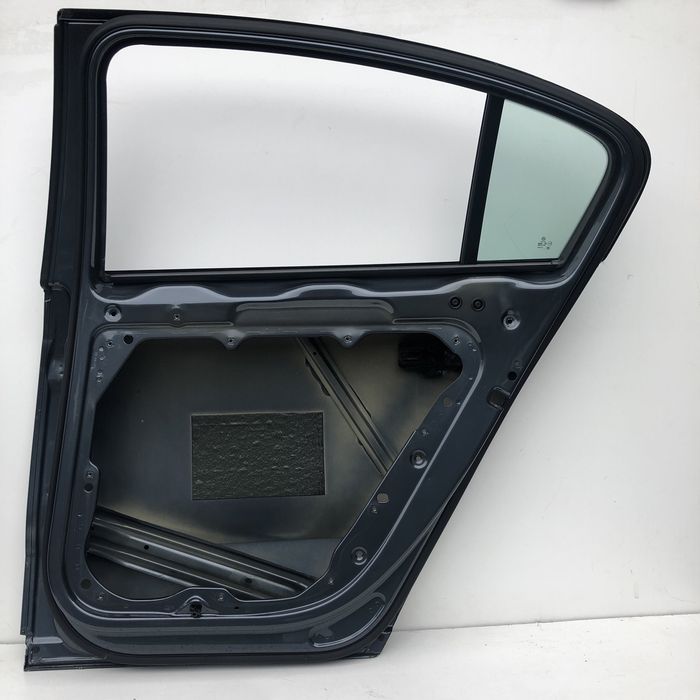 Usa dr spate vw Passat B7 limuzina cod de culoare LK7X 2011-2015