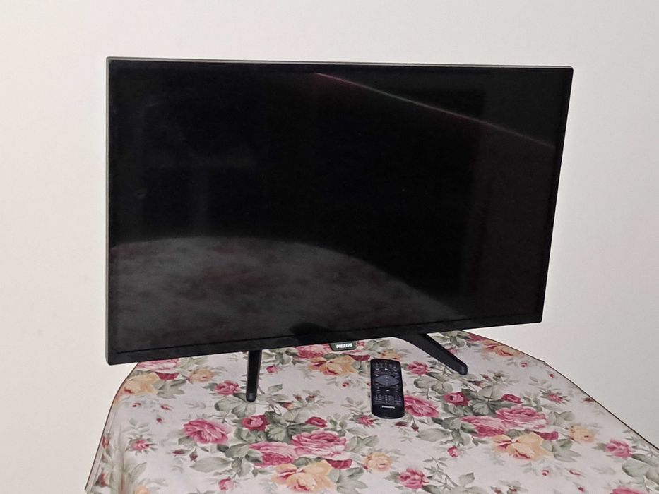 Телевизор PHILIPS 32 инча