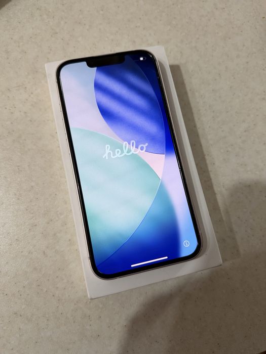Продам Iphone 13