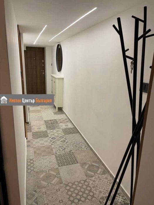 Продава се Едностаен апартамент в София, Център - 42 кв.м за 4691 €/кв.м - Снимка #3