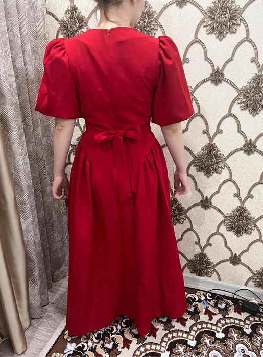 Вечерняя платья одавала один раз