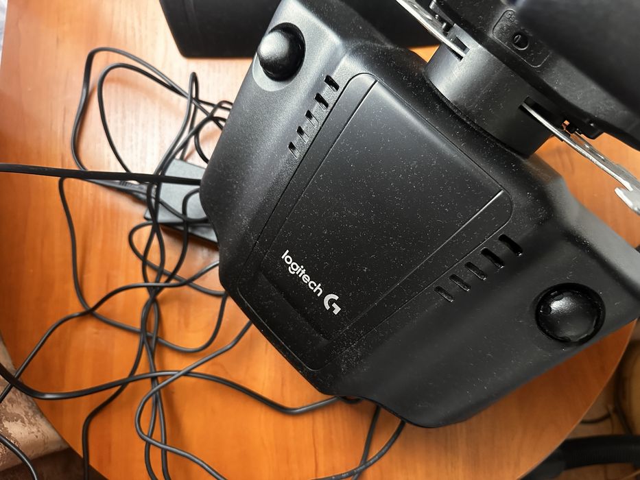 Volan logitech driving force g29