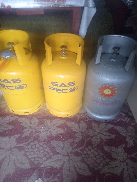 Vând butelii petrom