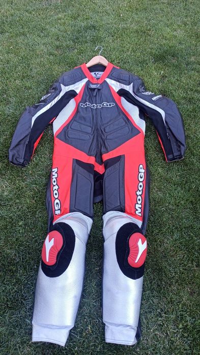 Vând costum  Berik MotoGP măsură 54