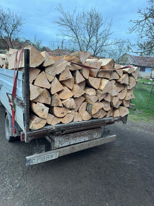 Vând lemn pentru foc