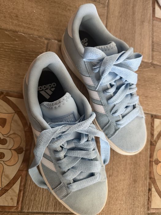 Adidas кроссовки,37 размер новые