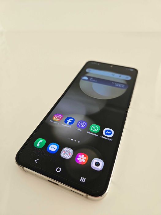 Samsung Galaxy Z Flip 5 512GB Cream – Като нов!