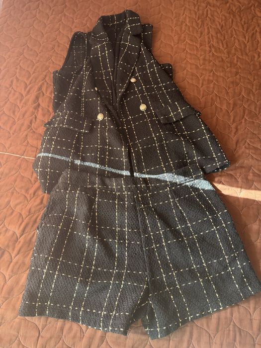 Дрехи размер М ( бели къси панталонки, гащеризони, комплекти)