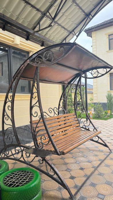 Садовый качели есіктің алдына немесе бақшаға