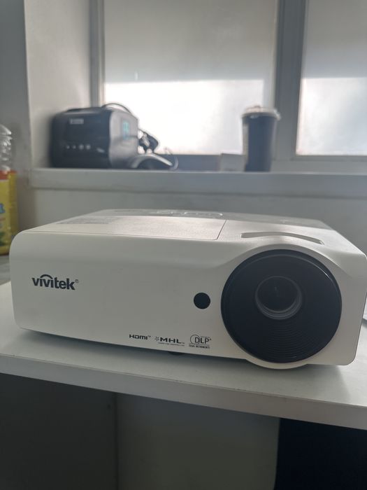 Проектор Vivitek D555FA
