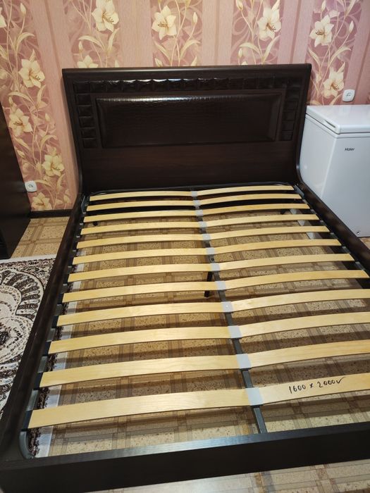 Кровать двуспальная
