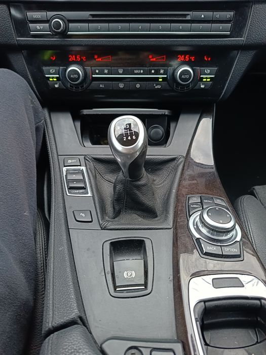 BMW SERIA 5 F10 525 2012 manuala