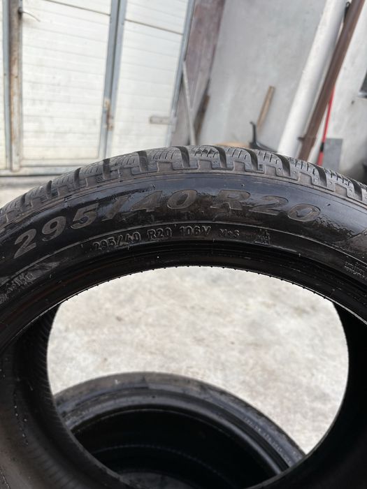 295 40 R20 Pirelli