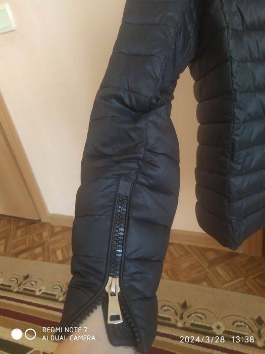 Продам куртку демисезонную