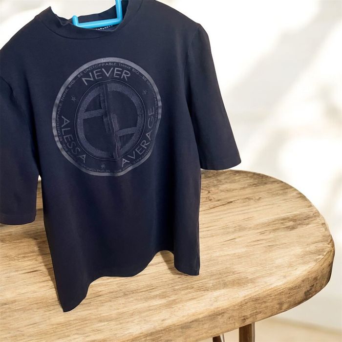 Alessa L тениска