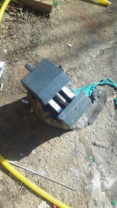 Легла масив спалня