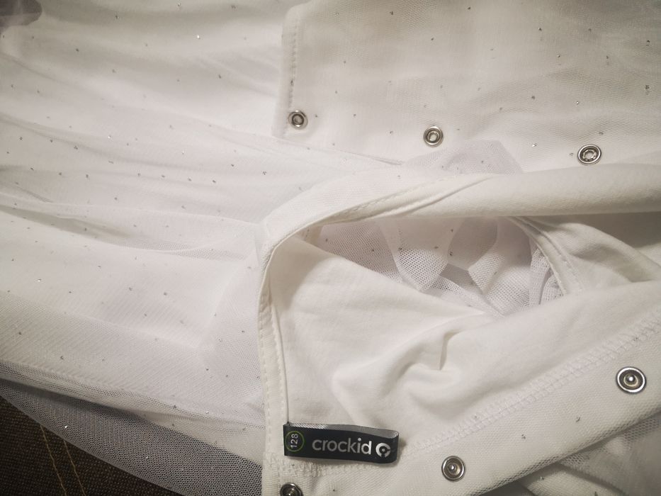 Белое праздничное платье