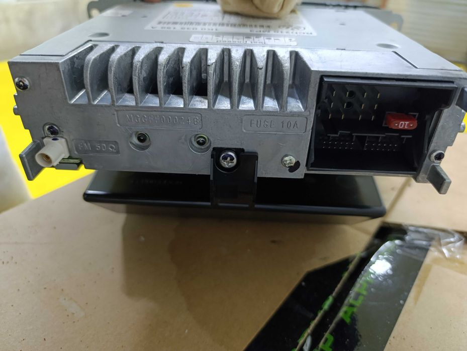 Радио CD за Volkswagen Touran I facelift (2003-2010) 1K0035156A