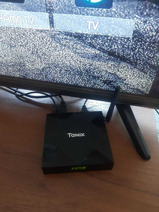 TANIX TX6 4/32 тв бокс