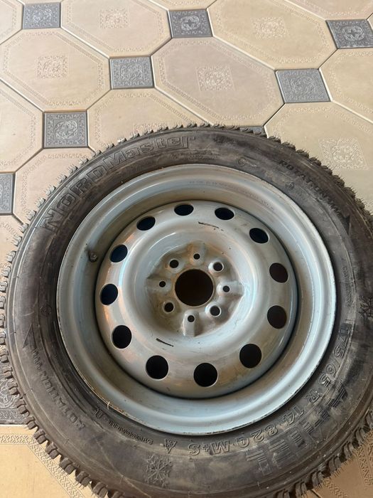 Шины зимние с дискам  шиповный  14