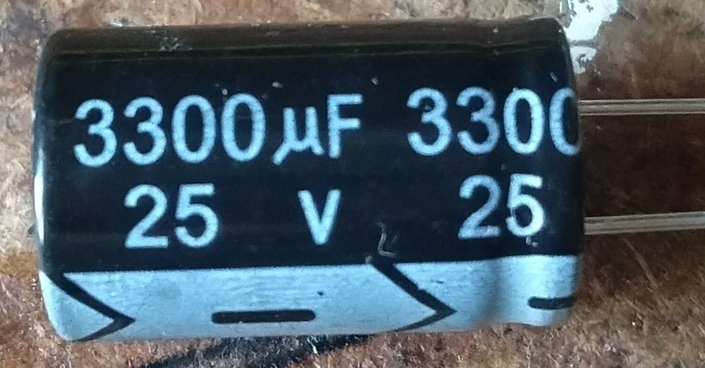 Конденсаторы 3300, 4700мкф 25v.