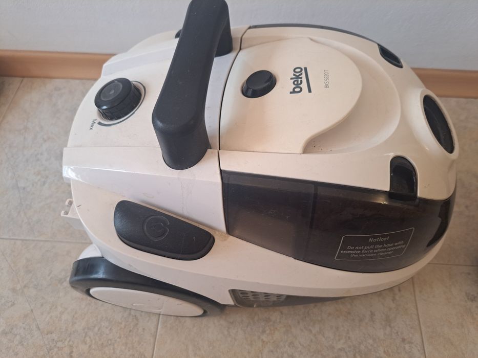 Прахосмукачка  ВЕКО 200 w МОДЕЛ  BKS 9220 T