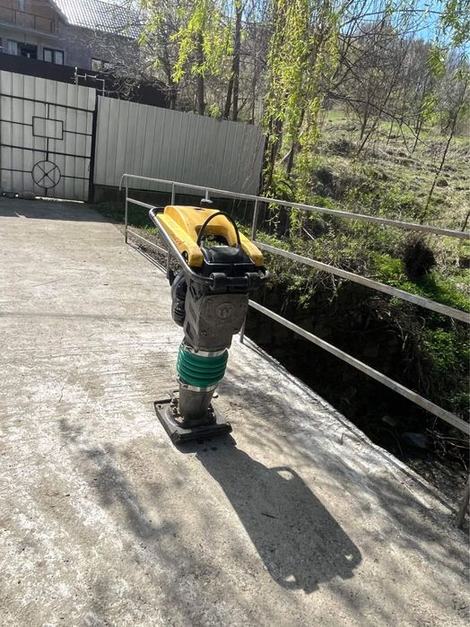 Inchiriez mai compactor 150 lei/zi