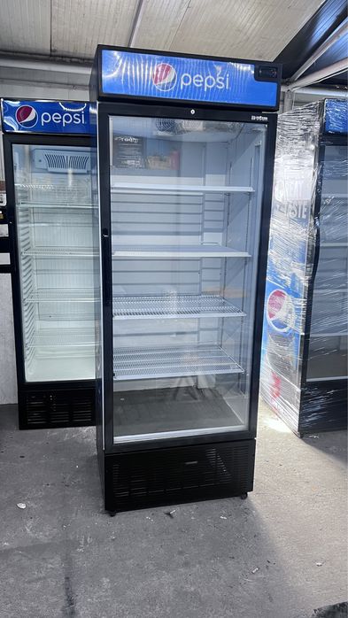 Vitrina frigorifica verticala cu expunere mare 67cm latime