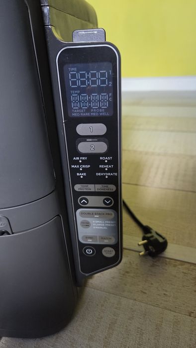Airfryer Double Stack XL Smart SL451, 2470W, 9.5L, 6 funcții de gătit, termometru digital, gri Ninja
(8)