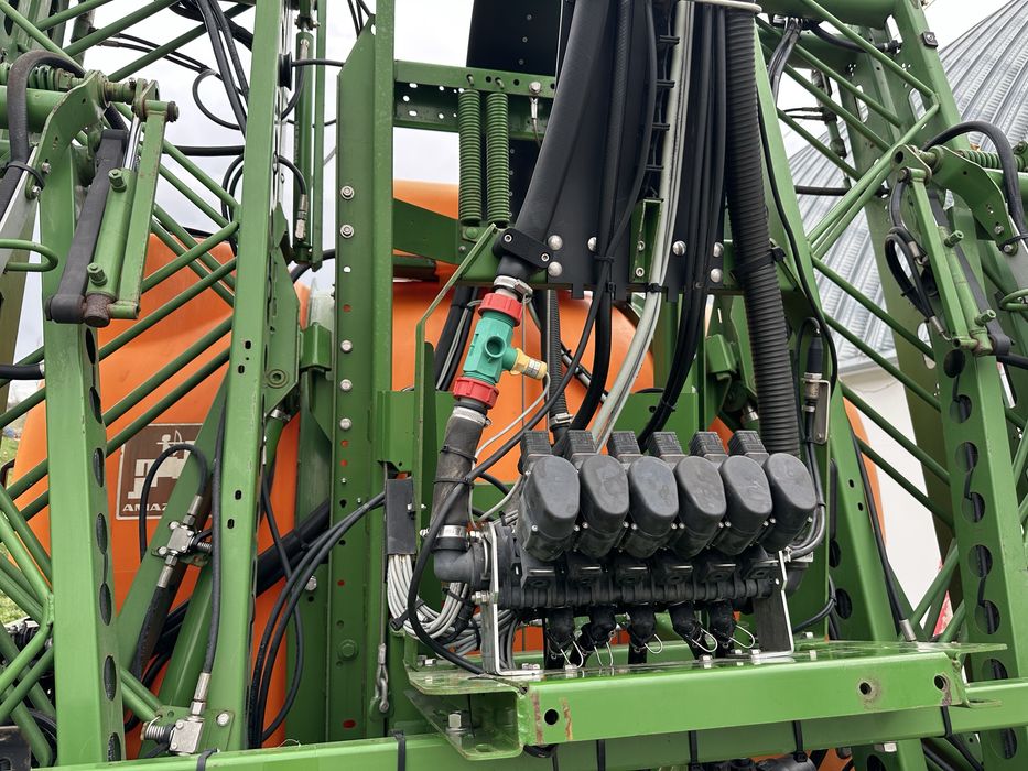 Instalatie de erbicidat AMAZONE UF 1501. 20m