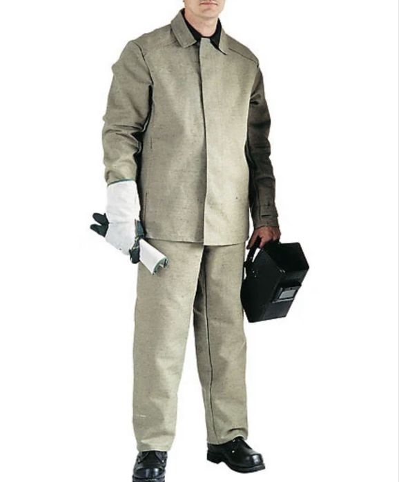 Продам летнюю  спец одежду дешево