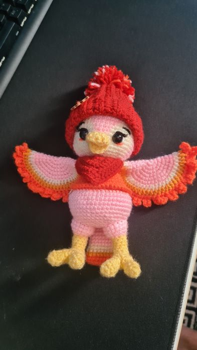 Jucarie crosetata Pasăre cu caciula (handmade)