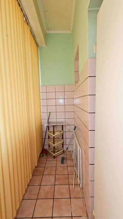 Продава се Тристаен апартамент в Перник, Център - 72 кв.м за 1237 €/кв.м - Снимка #8