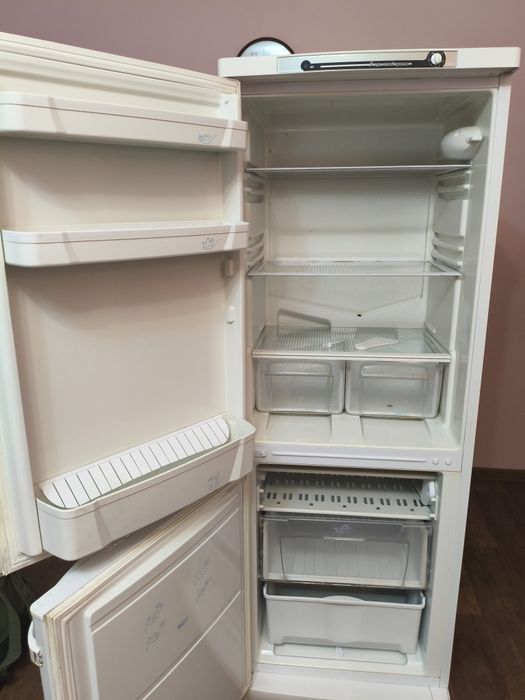 Холодильник Indesit
