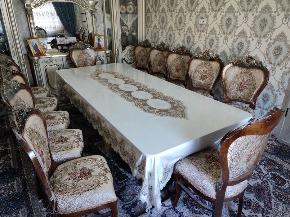 Стол стул для гостиной