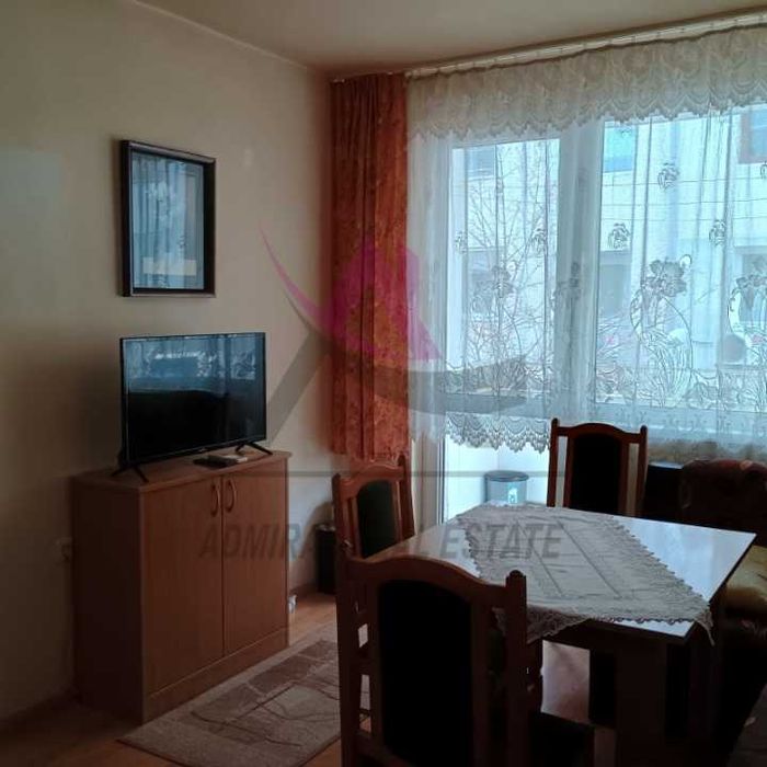 Атрактивна цена -тристаен -Лятно кино