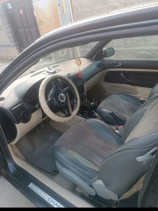 Volkswagen Golf, 2002 года