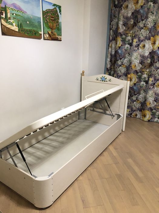 Кровать подростковая