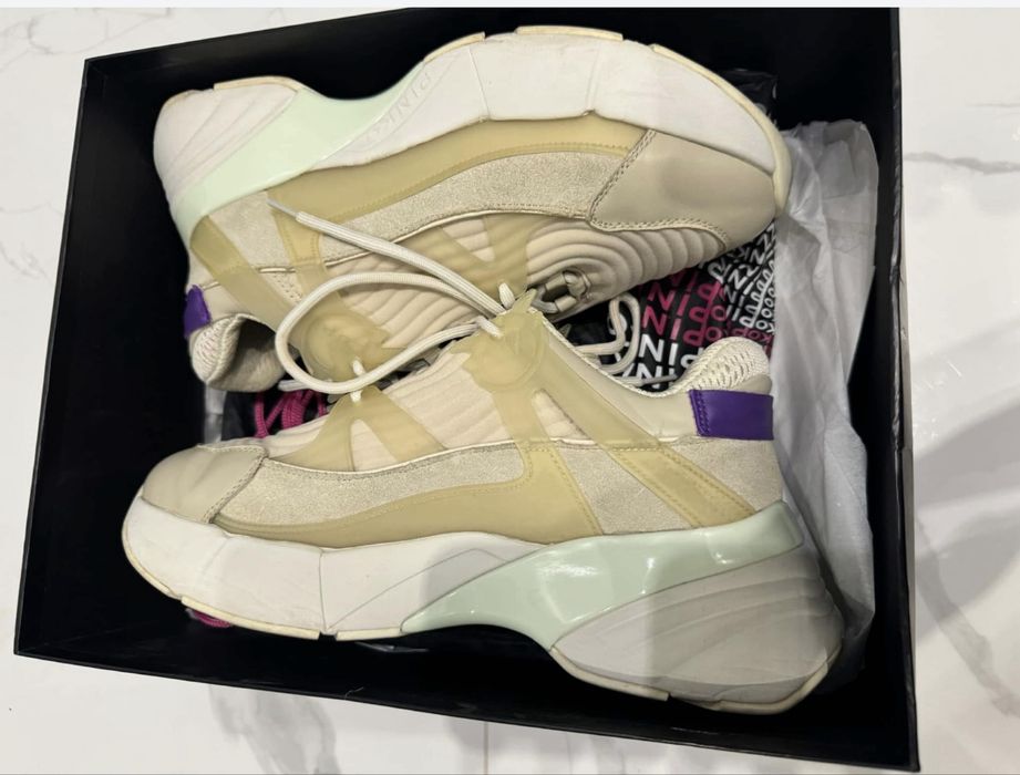 Нови сникърси/ кецове Pinko