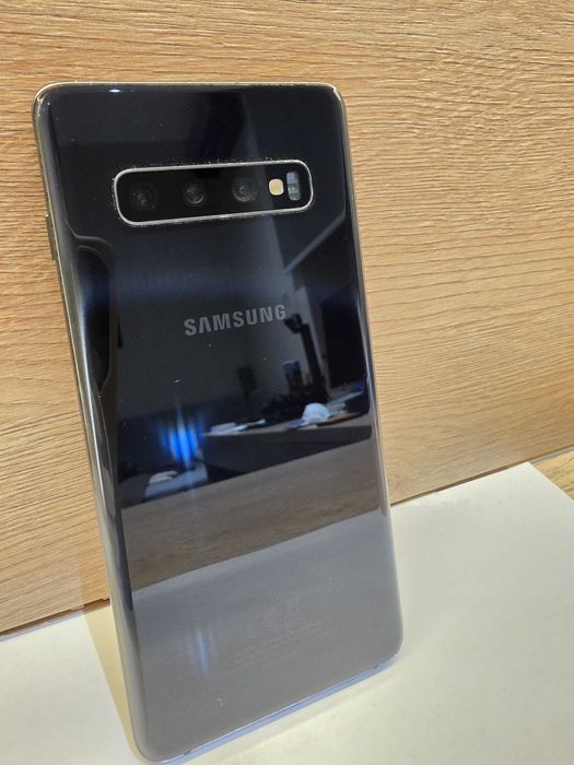 Samsung Galaxy S10 8/128GB (на запчасти разбит экран)