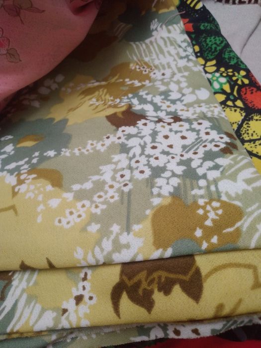 Продам ткани, материал 1*3м и 1.5*2м в основном