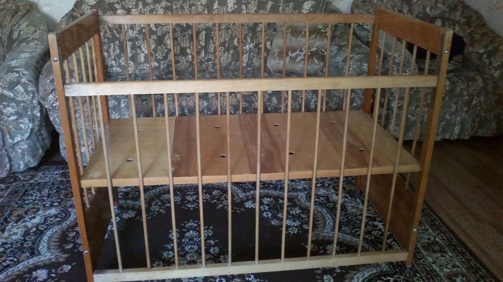 Детская кроватка