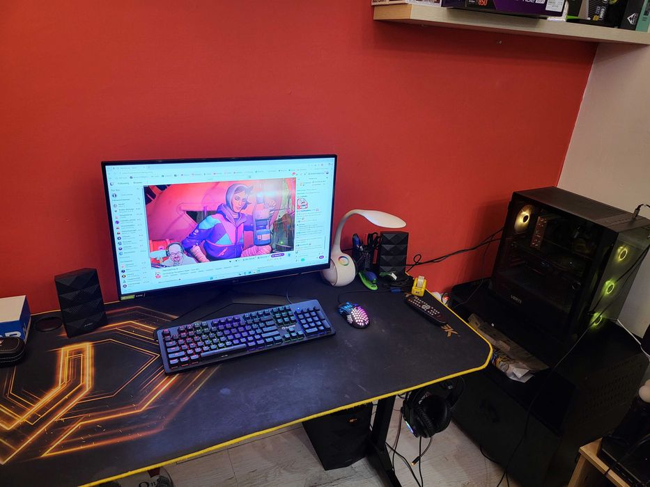 Настолен Геймърски Компютър + монитор