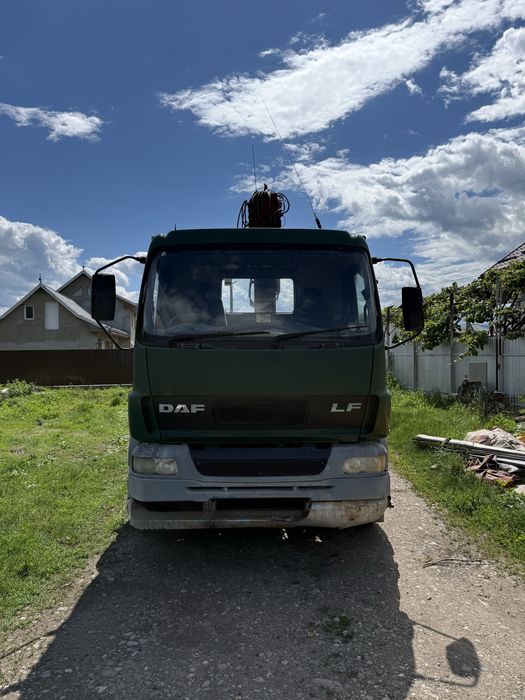 Vand Daf LF220 cu macara Hiab 102