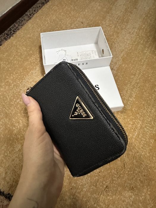 Дамско портмоне Guess