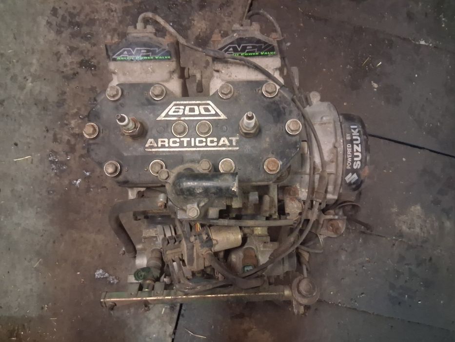 Motor snowmobil ARCTIC CAT 600