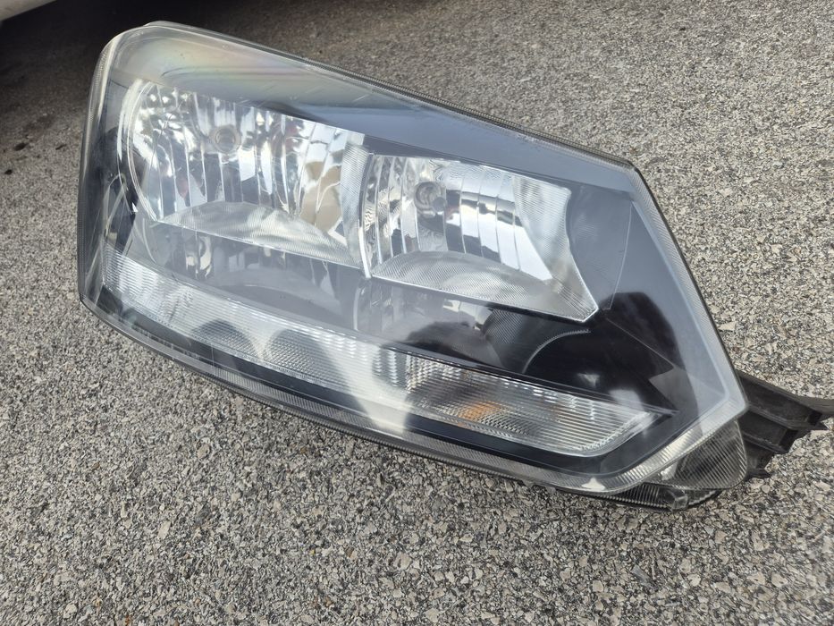 Десен фар Skoda Yeti фарове Шкода Йети