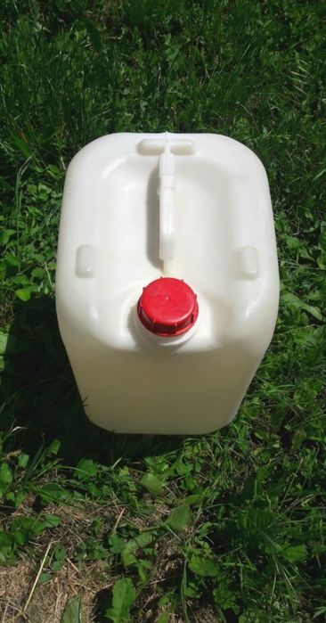 Туби Пластмасови за Нафта/Бензин