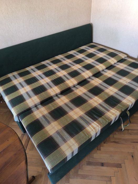 Разтегателен диван