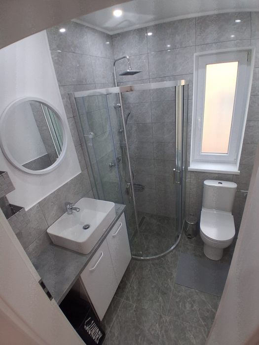 Închiriez ap.3 camere lux